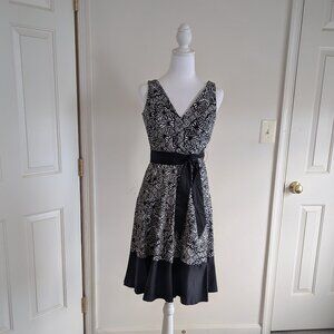 Nine West sleeveless dress- Size 4- Excellent condition